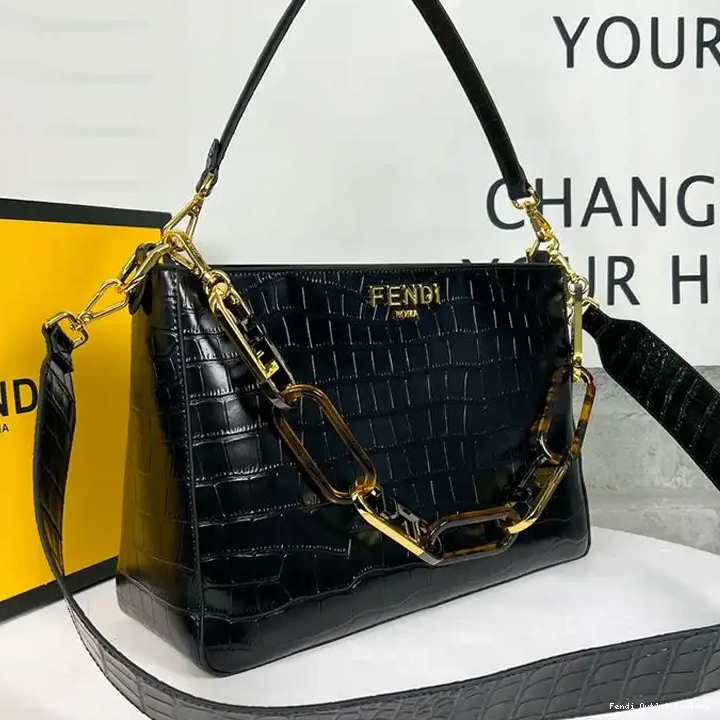 Vintage HOT Bag Shoulder In Zip O'Lock Black Crocodile Fendi Leather 0524